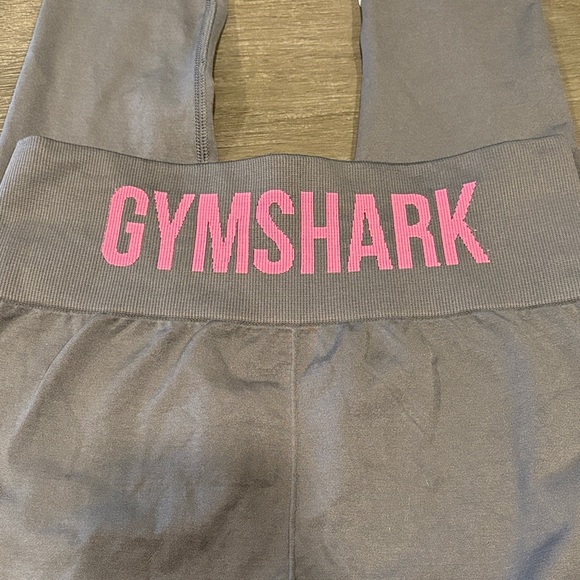 Gymshark Charcoal Leggings with Pink Logo - Picture 2 of 4